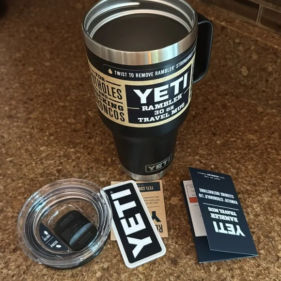 Yeti Rambler 30oz Travel Mug - Picture 4 of 6